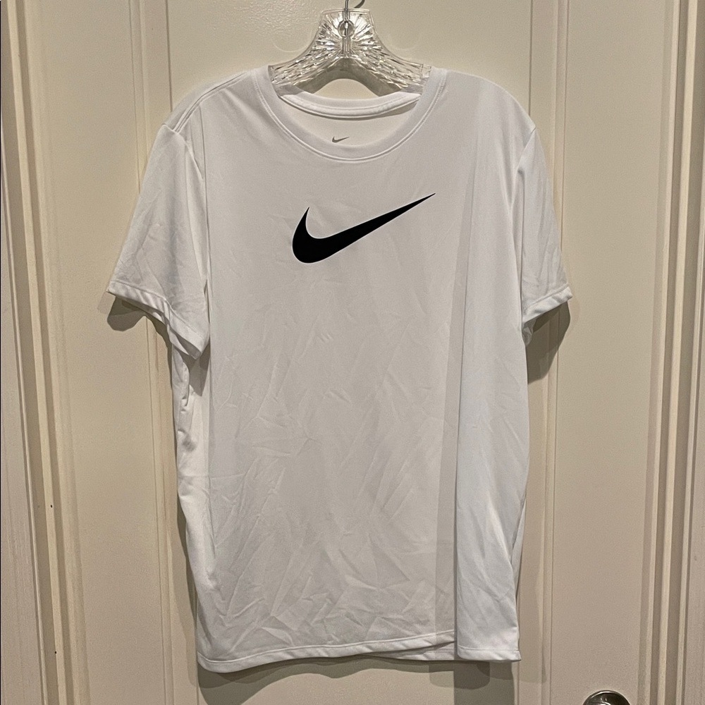 Nike Women’s Dri-Fit White Short Sleeve Tee with Black Swoosh, Size XL